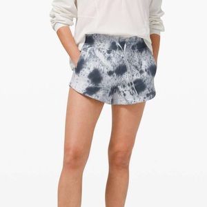 Lululemon multi colored cloth short